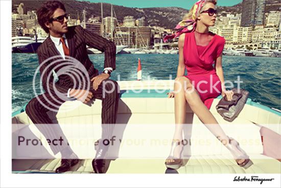 В ее глазах отражается только кэш. Photobucket